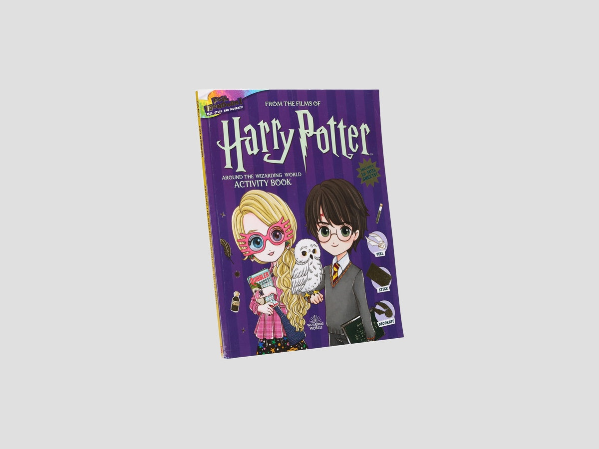 Harry Potter: Foil Wonders Around the Wizarding World - Ages 6-8 by Scholastic; 9780702316555
