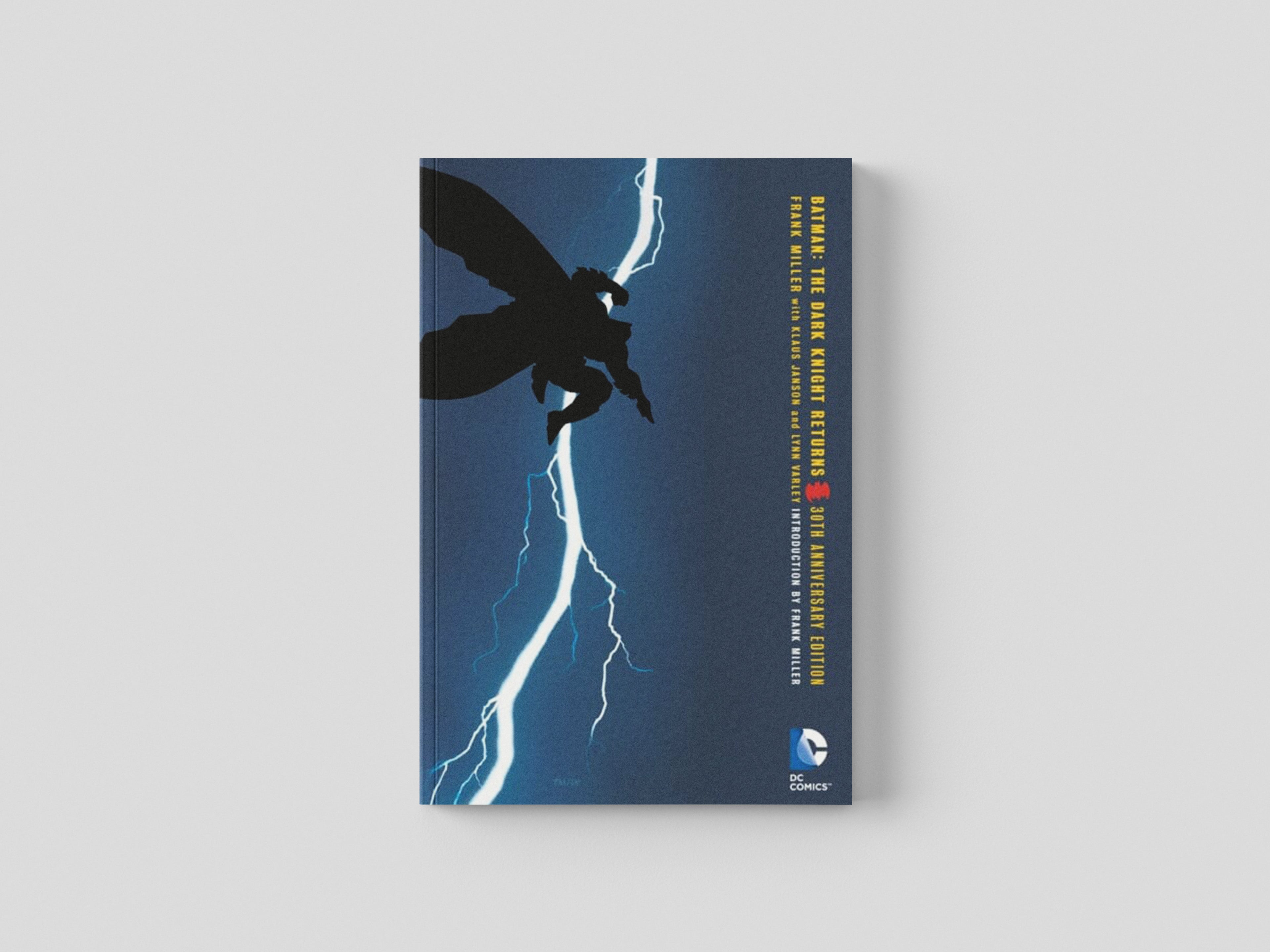 Batman: The Dark Knight Returns 30th Anniversary Edition by DC Comics; 9781401263119