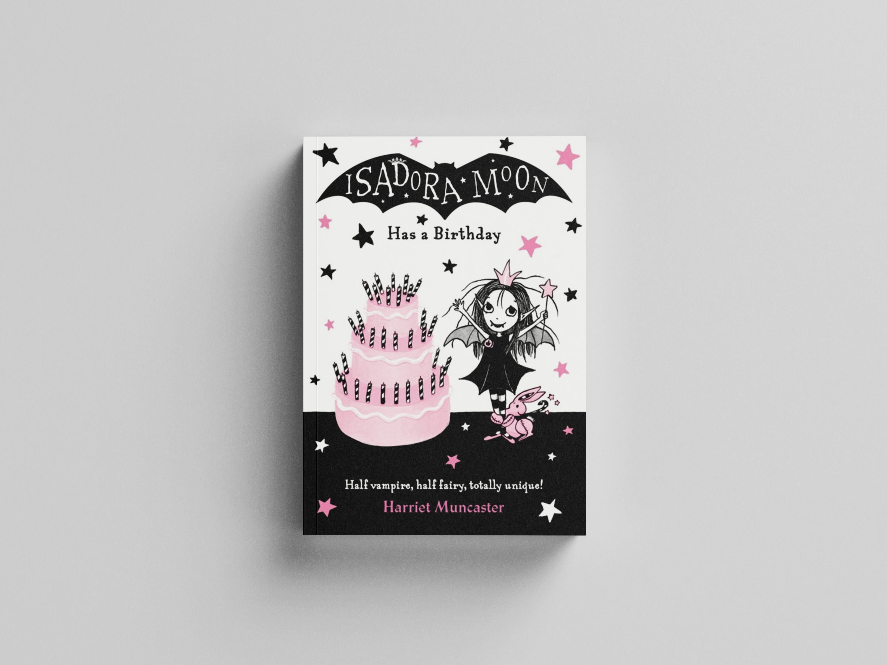 Isadora Moon Has a Birthday by Harriet Muncaster; 9780192744357