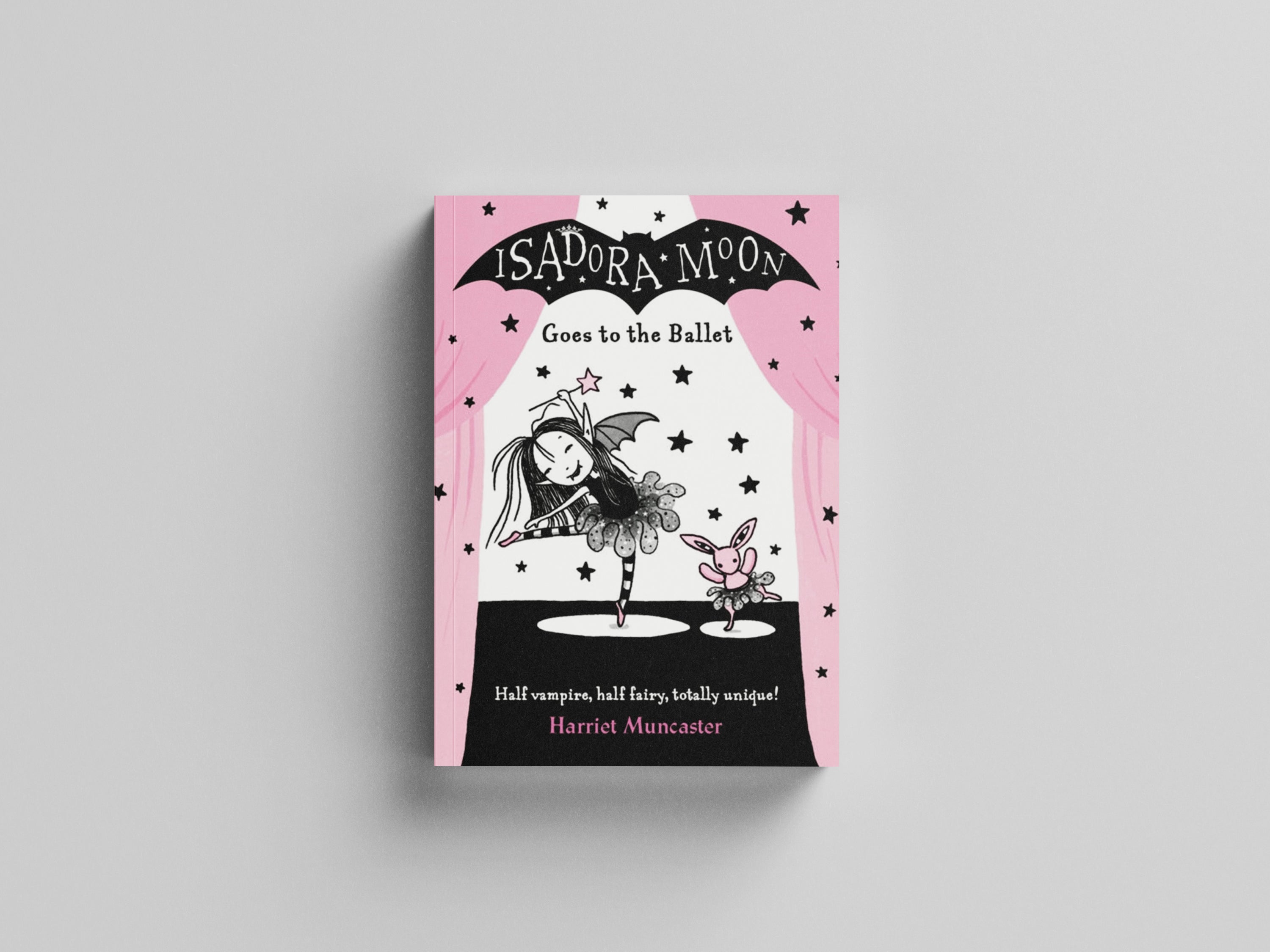 Isadora Moon Goes to the Ballet by Harriet Muncaster; 9780192744371