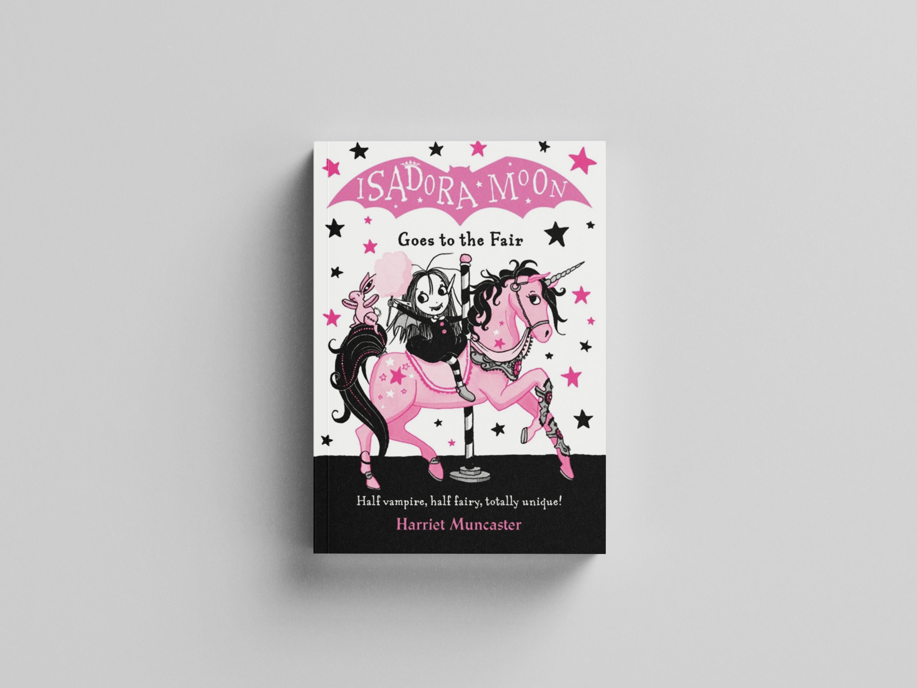 Isadora Moon Goes to the Fair by Harriet Muncaster; 9780192767103