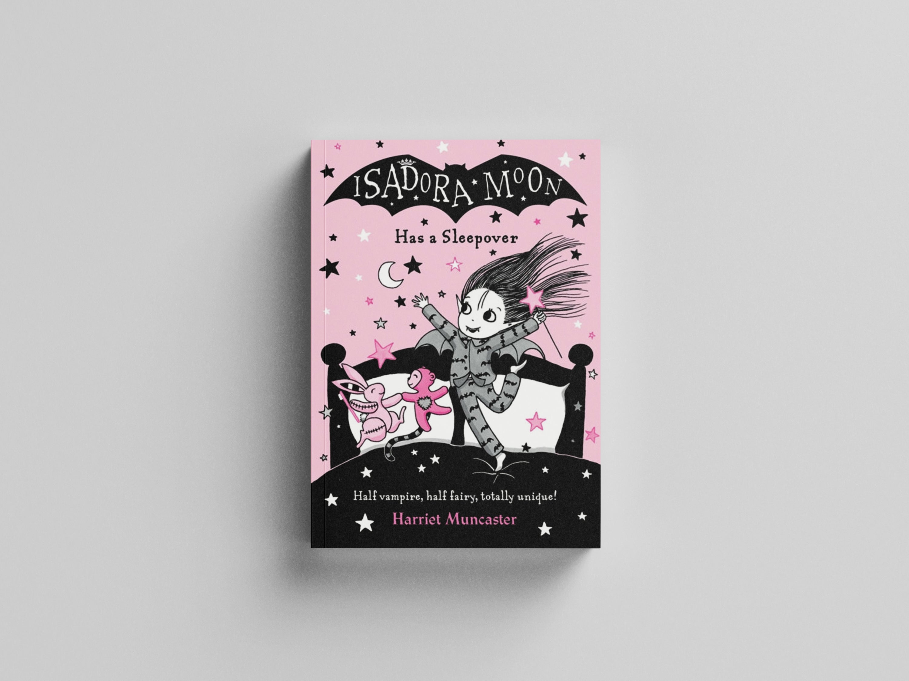 Isadora Moon Has a Sleepover by Harriet Muncaster; 9780192767110