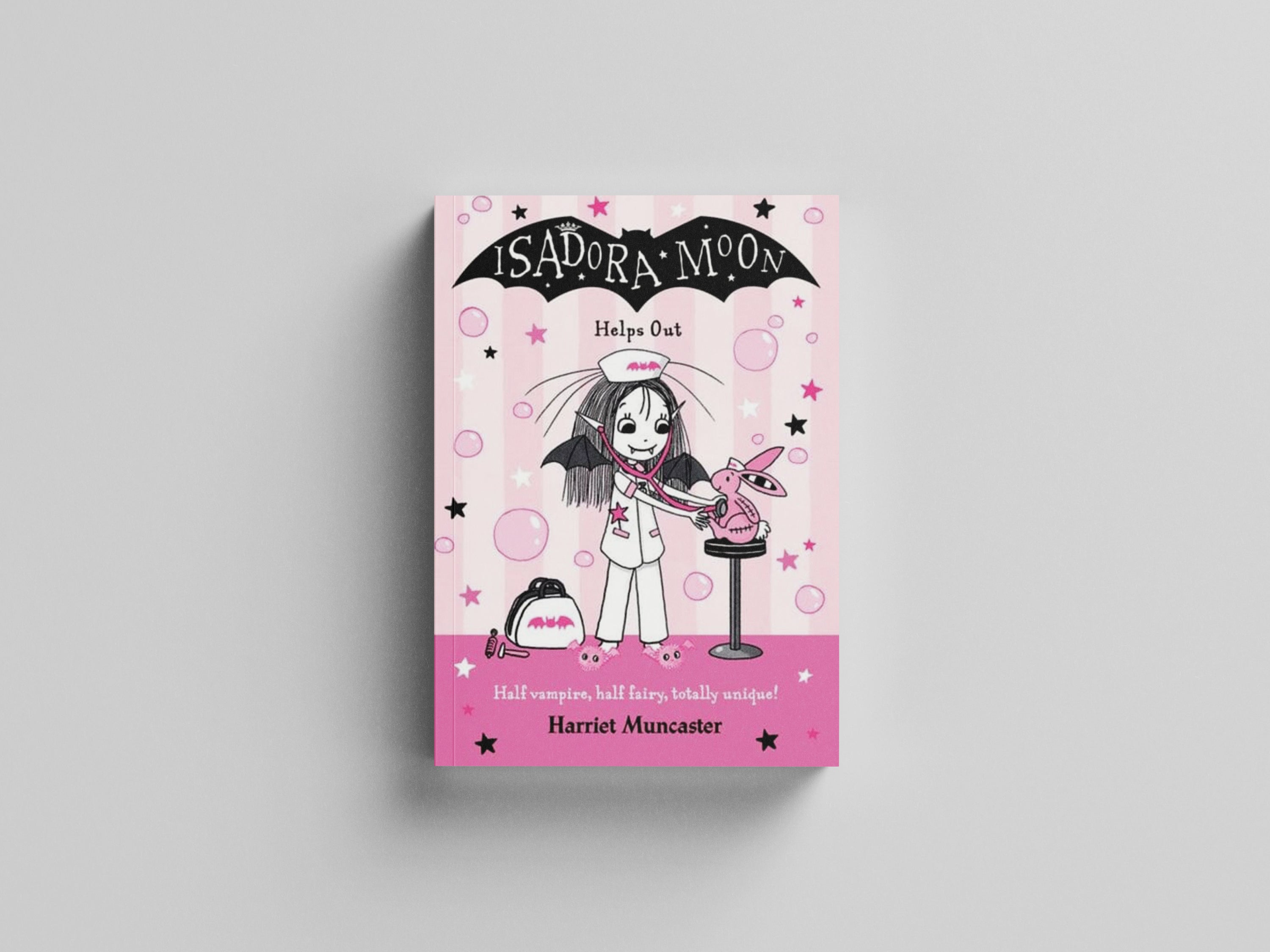 Isadora Moon Helps Out by Harriet Muncaster; 9780192778109