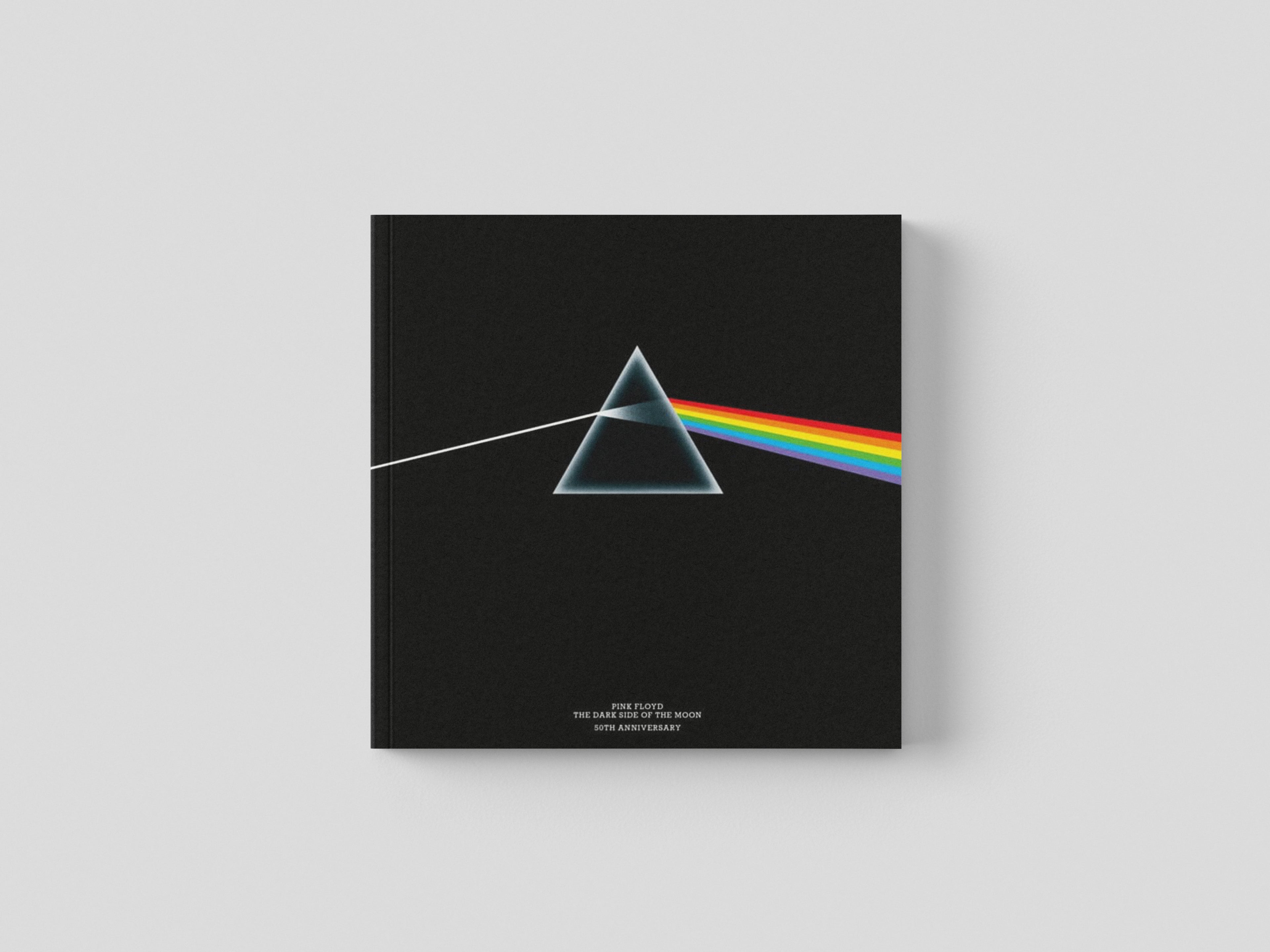 Pink Floyd: The Dark Side Of The Moon : The Official 50th Anniversary Photobook by Pink Floyd; 9780500025987