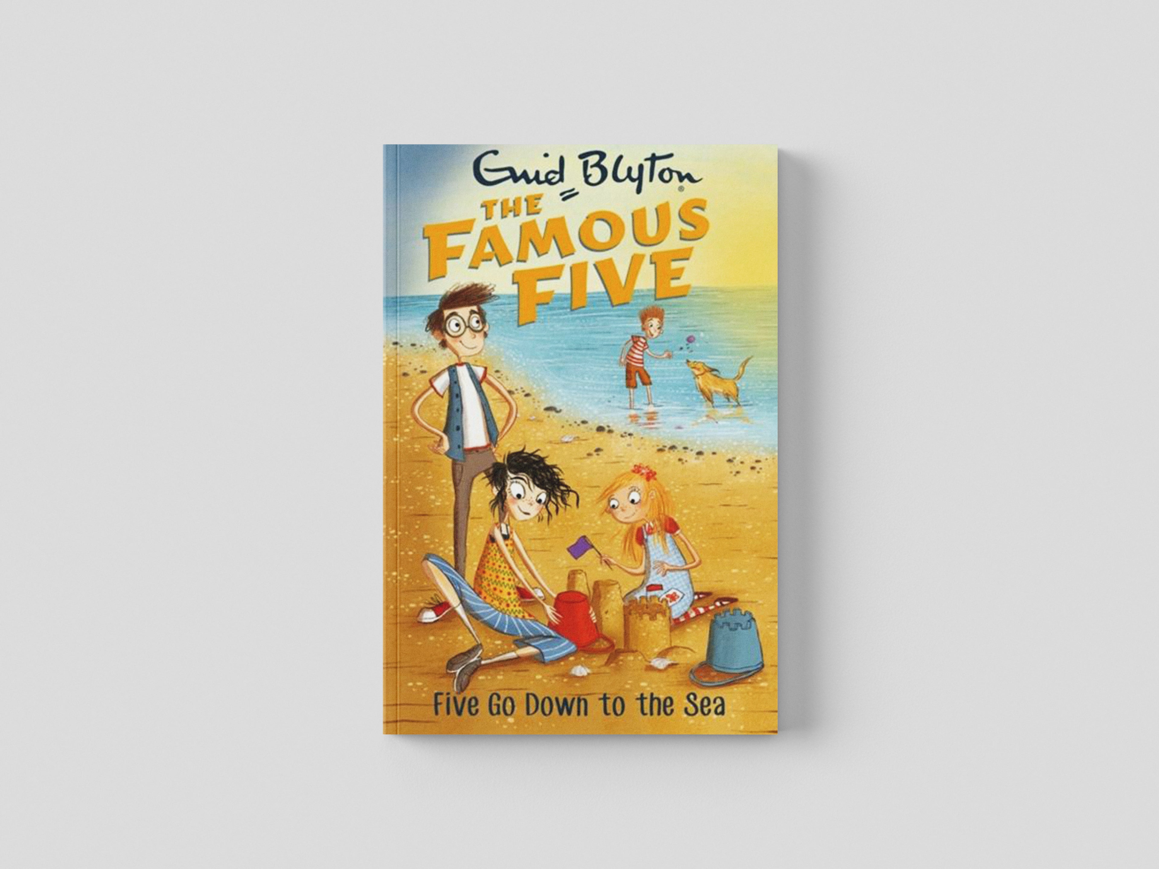 Famous Five: Five Go Down To The Sea by Enid Blyton; 9781444935028