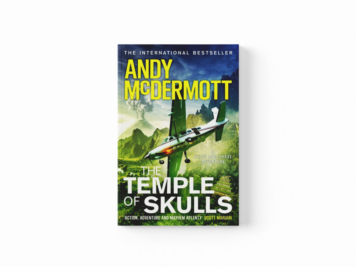 The Temple of Skulls (Wilde/Chase 16) Paperback / softback