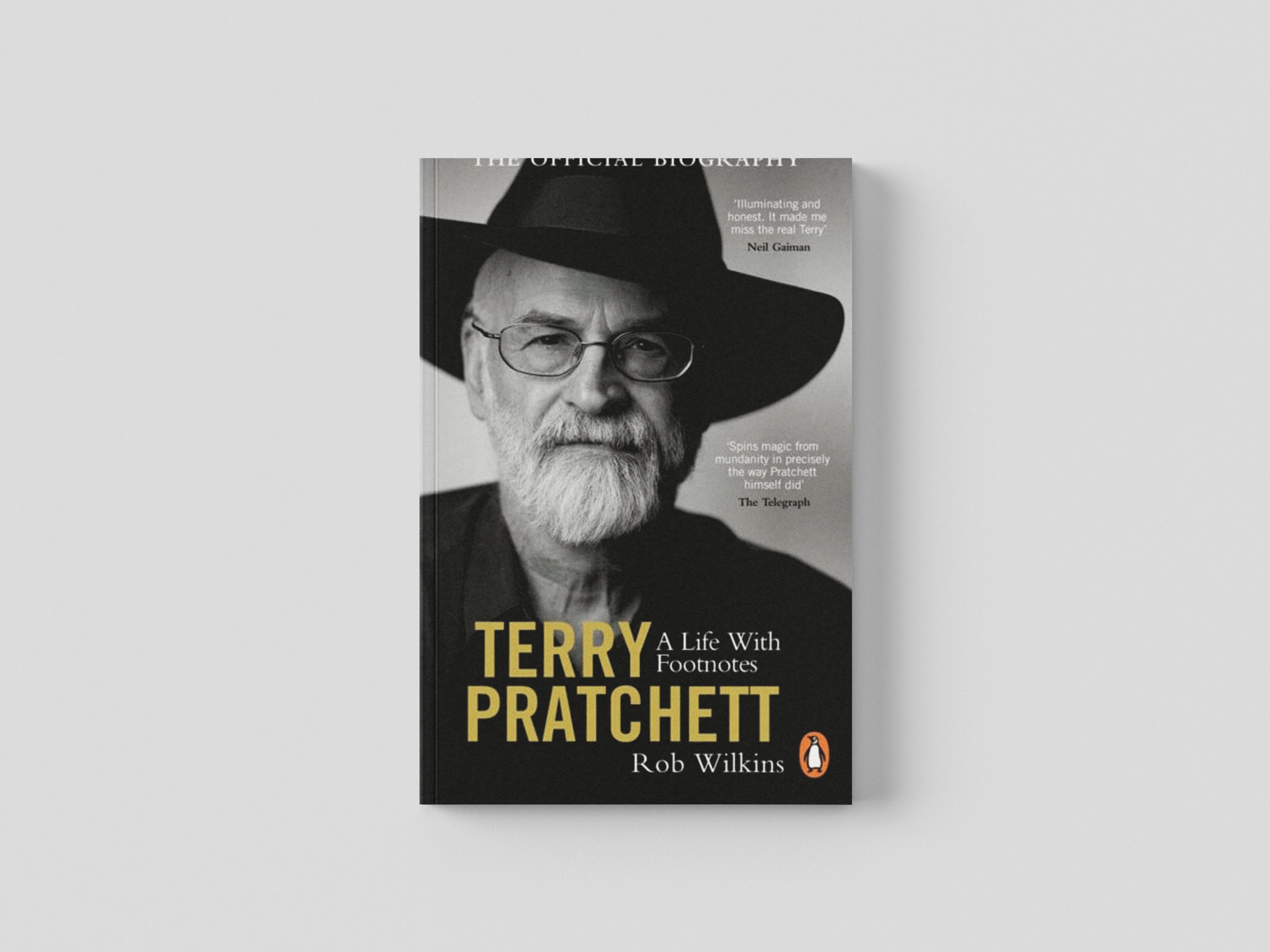 Terry Pratchett: A Life With Footnotes Paperback / softback