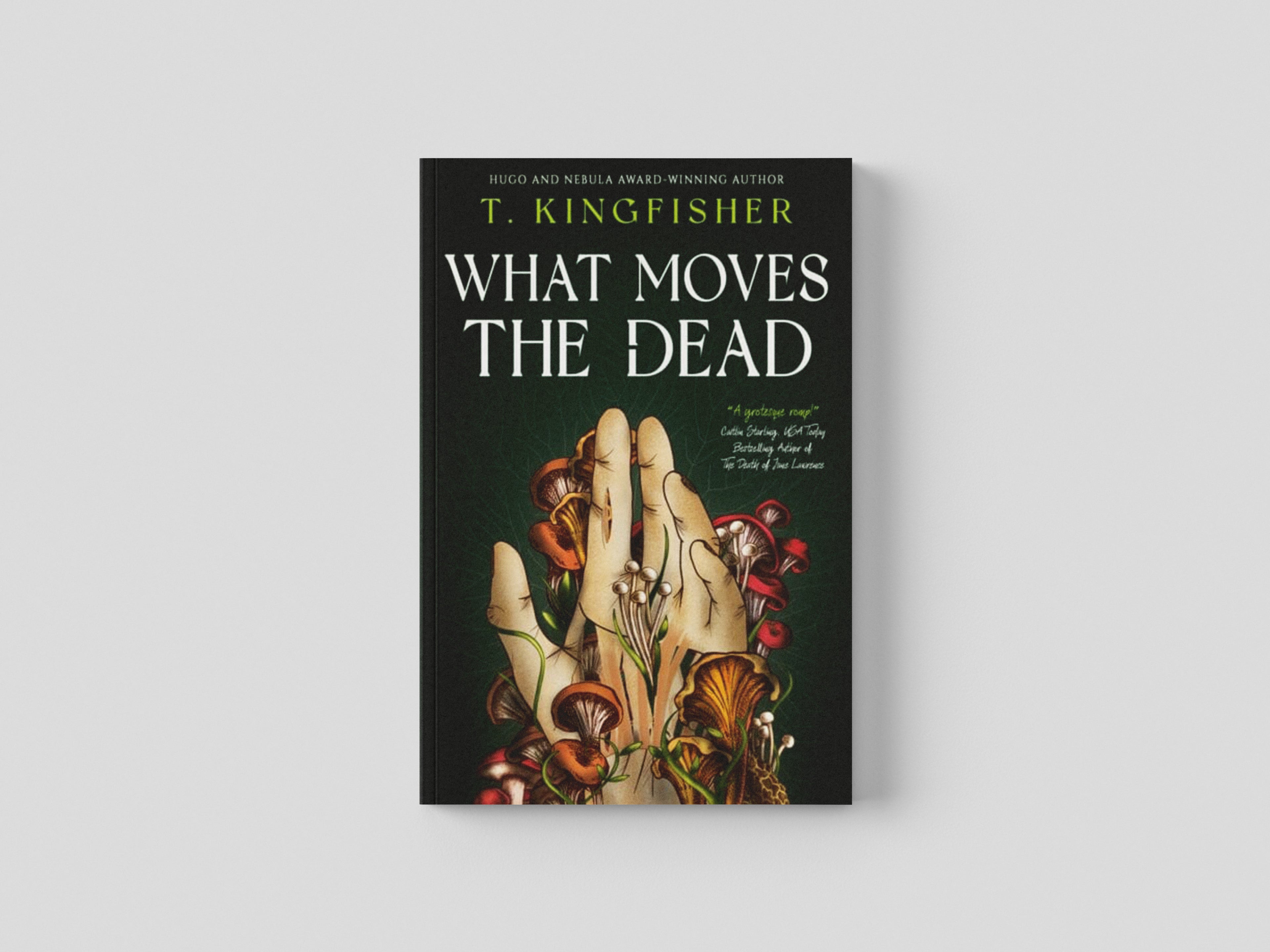 What Moves The Dead by Titan Books Ltd; 9781803360072