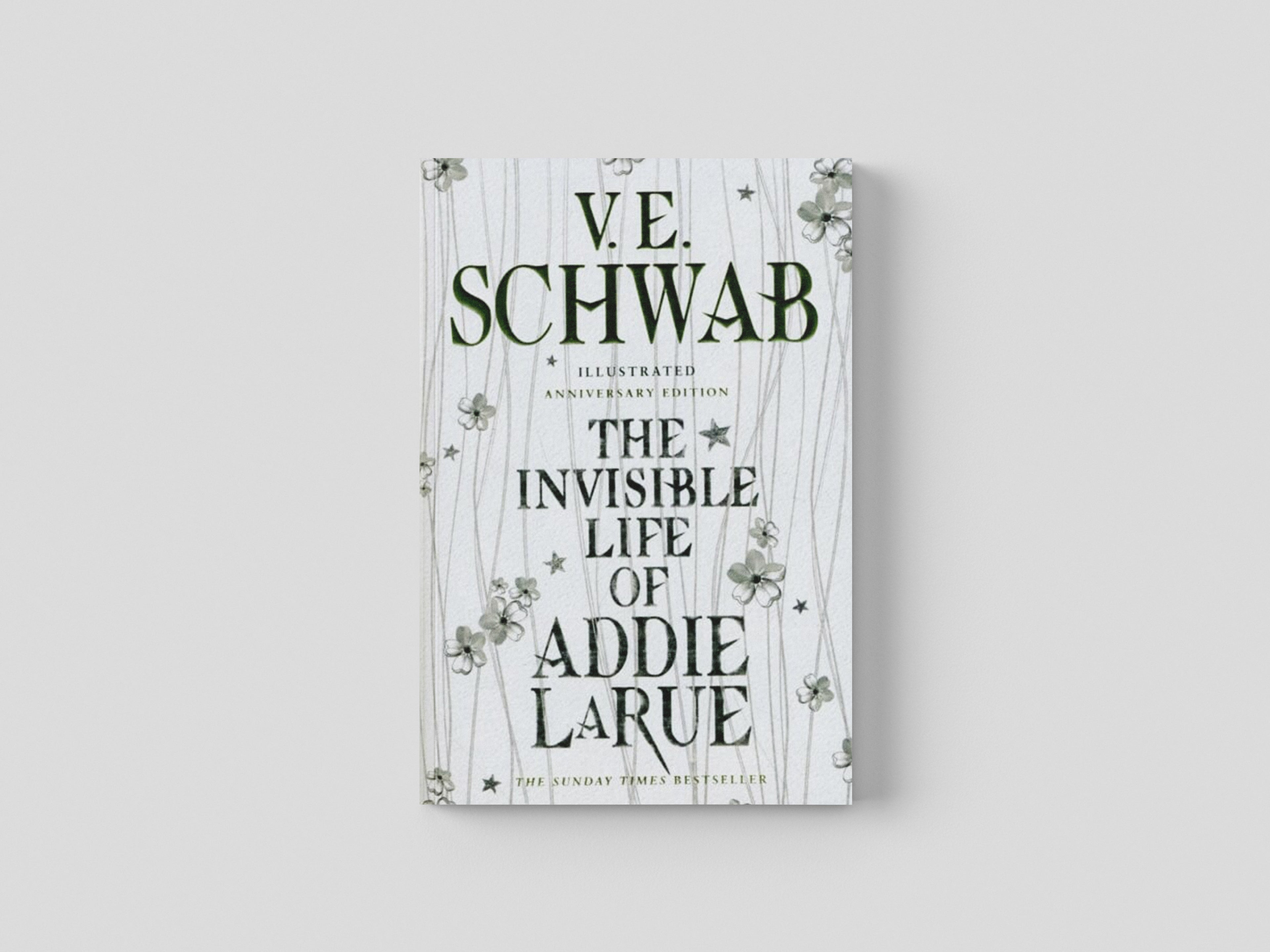 The Invisible Life of Addie LaRue - Illustrated edition by Titan Books Ltd; 9781803364186