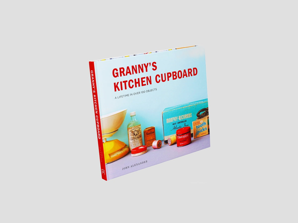 Granny's Kitchen Cupboard: A lifetime in over 100 objects by Pavilion Books; 9781911595649