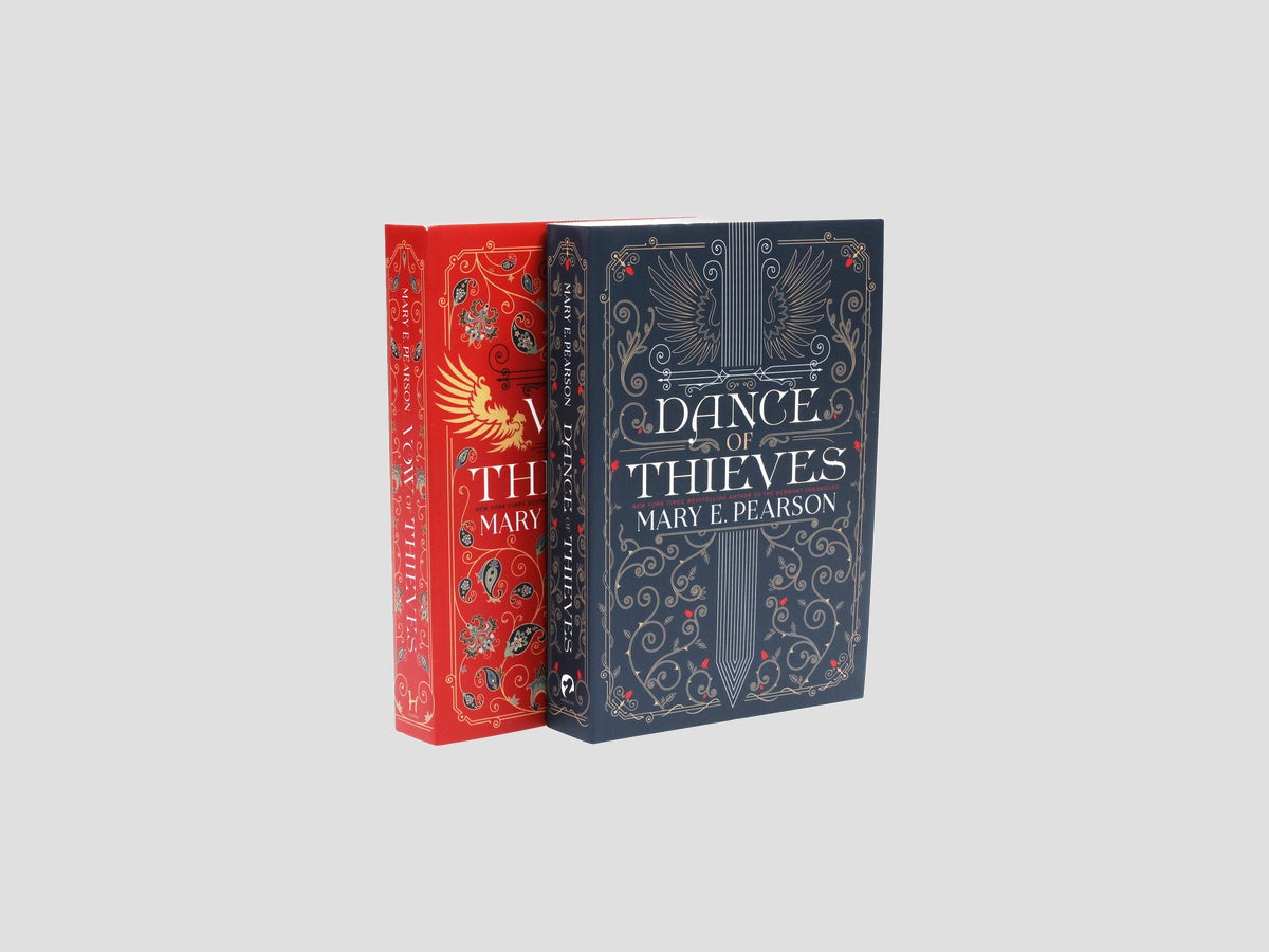 Dance of Thieves Collection - Ages 14+ by Hodder; 9789123555765